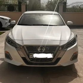 Nissan Altima 2020