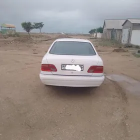 Mercedes-Benz E320 1996