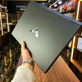RTX 4050 / i5-12 / RAM 16GB