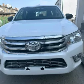 Toyota Hilux 2024