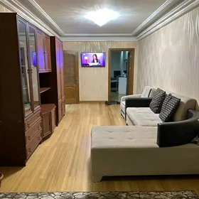 11 мкр, 2 ком, 4 этаж