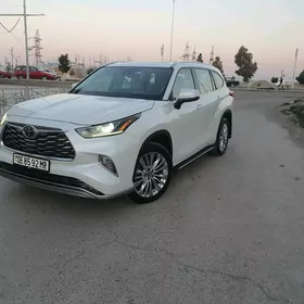 Toyota Highlander 2021