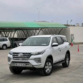Toyota Fortuner 2024