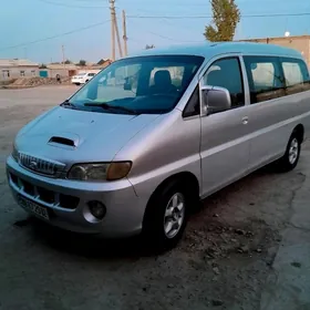 Hyundai H-1 2000