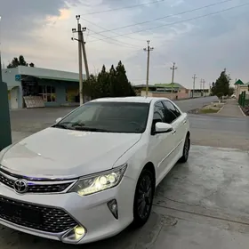 Toyota Camry 2017