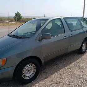 Toyota Sienna 1999