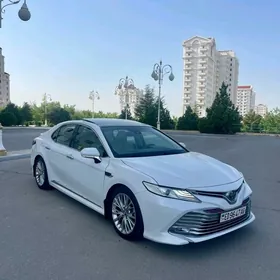 Toyota Camry 2018