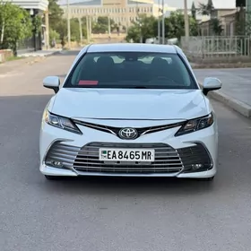 Toyota Camry 2021