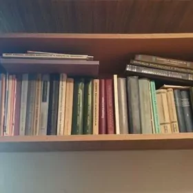 Полки книжные, б/у. 2 штуки.