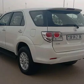Toyota Fortuner 2013