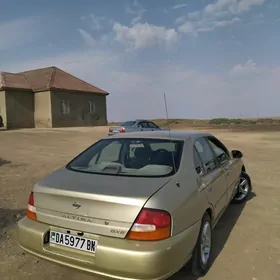 Nissan Altima 1998