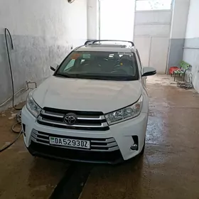 Toyota Highlander 2019
