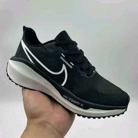 Nike Zoom Vomero 17