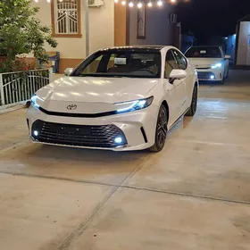 Toyota Camry 2025