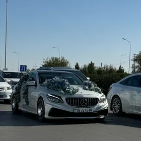 Mercedes-Benz C300 2015