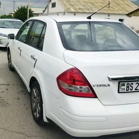 Nissan Versa 2008