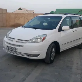 Toyota Sienna 2004
