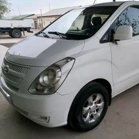 Hyundai H-1 2010