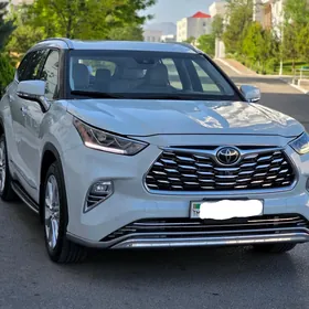 Toyota Highlander 2022