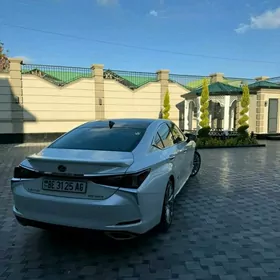 Lexus ES 350 2022