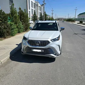 Toyota Highlander 2022