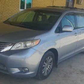 Toyota Sienna 2011