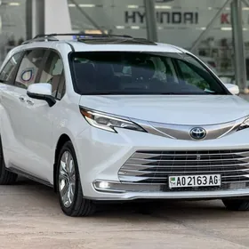 Toyota Sienna 2022