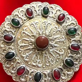 Gadymy kumush broshka