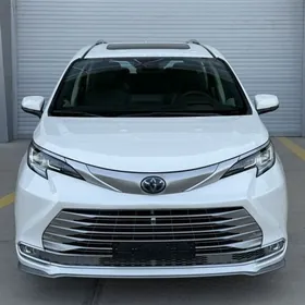 Toyota Sienna 2021