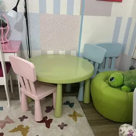 IKEA стол и стулья