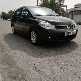 Nissan Versa 2011