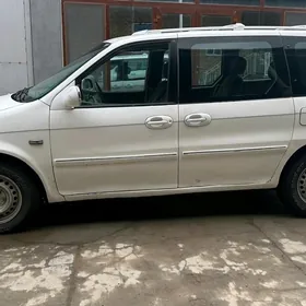 Toyota Sienna 2000