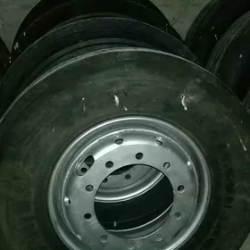 11r22.5.
