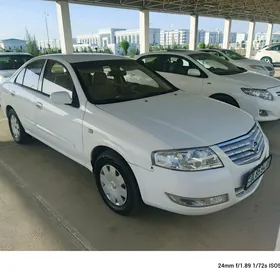 Nissan Sunny 2011