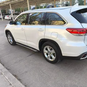 Toyota Highlander 2019
