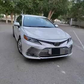 Toyota Camry 2021