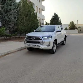Toyota Hilux 2022