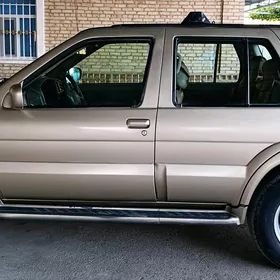 Infiniti QX4 2003