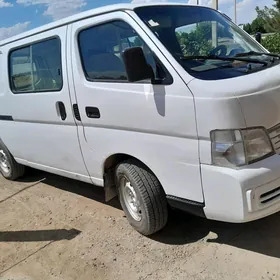 Nissan Urvan 2002