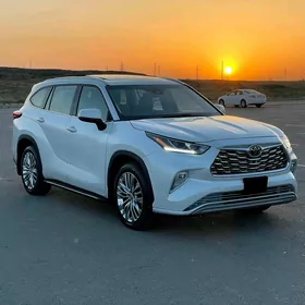Toyota Highlander 2022
