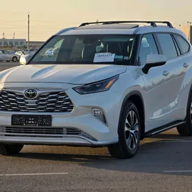 Toyota Highlander 2021
