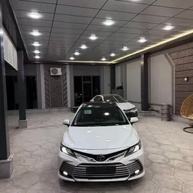 Toyota Camry 2022