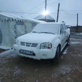 Nissan Navara 2004