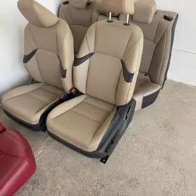 Lexus 2020 Sidenni