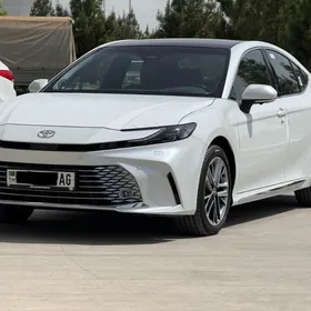 Toyota Camry 2025