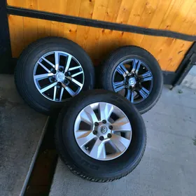 HILUX   R17
