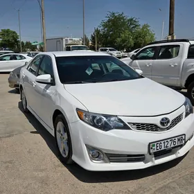 Toyota Camry 2014