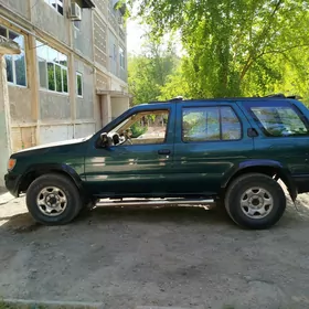 Nissan Pathfinder 1997
