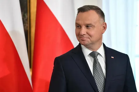 Сердар Бердымухамедов поздравил Президента Польши