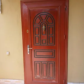Daşky. Gapy